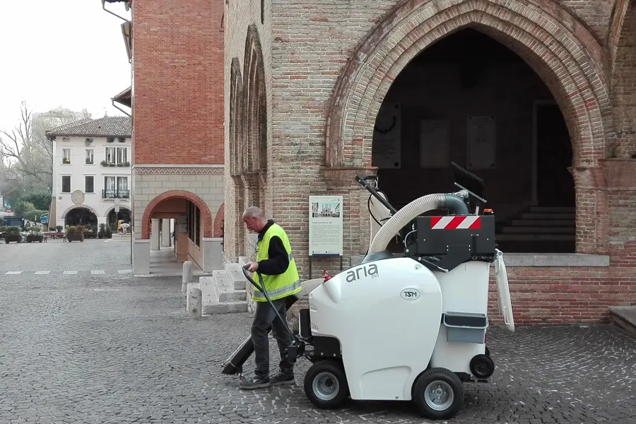 Aspirador de residuos urbanos e industriales