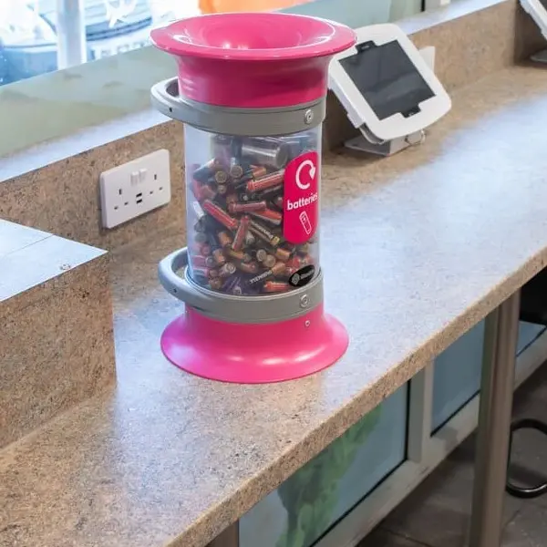 Punto limpio - contenedor de pilas