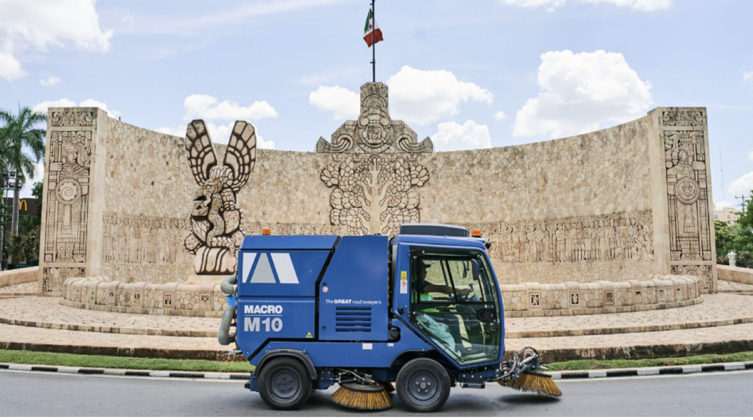 Barredora Mecánica Compacta MACRO M10: La Solución Ideal para Limpieza Vial