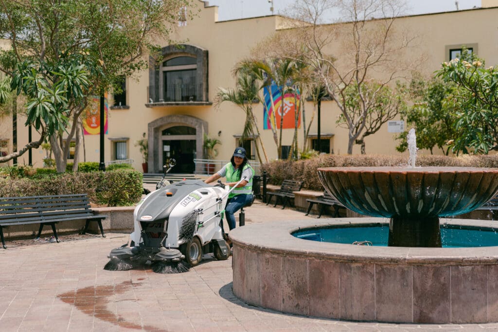 Itala la barredora eléctrica urbana